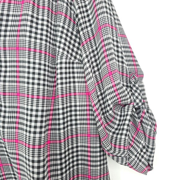 Torrid Harper Black Pink Plaid Roll Tab Slinky Relaxed Fit VNeck Top - Picture 4 of 6